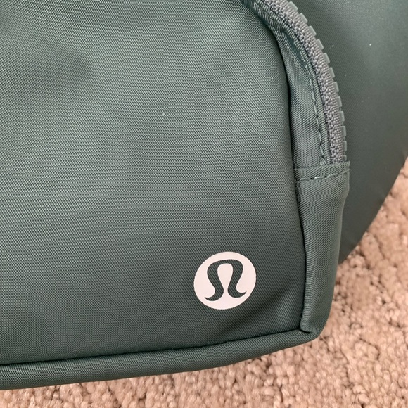 Lululemon Rest is Unwritten belt bag - Picture 5 of 6